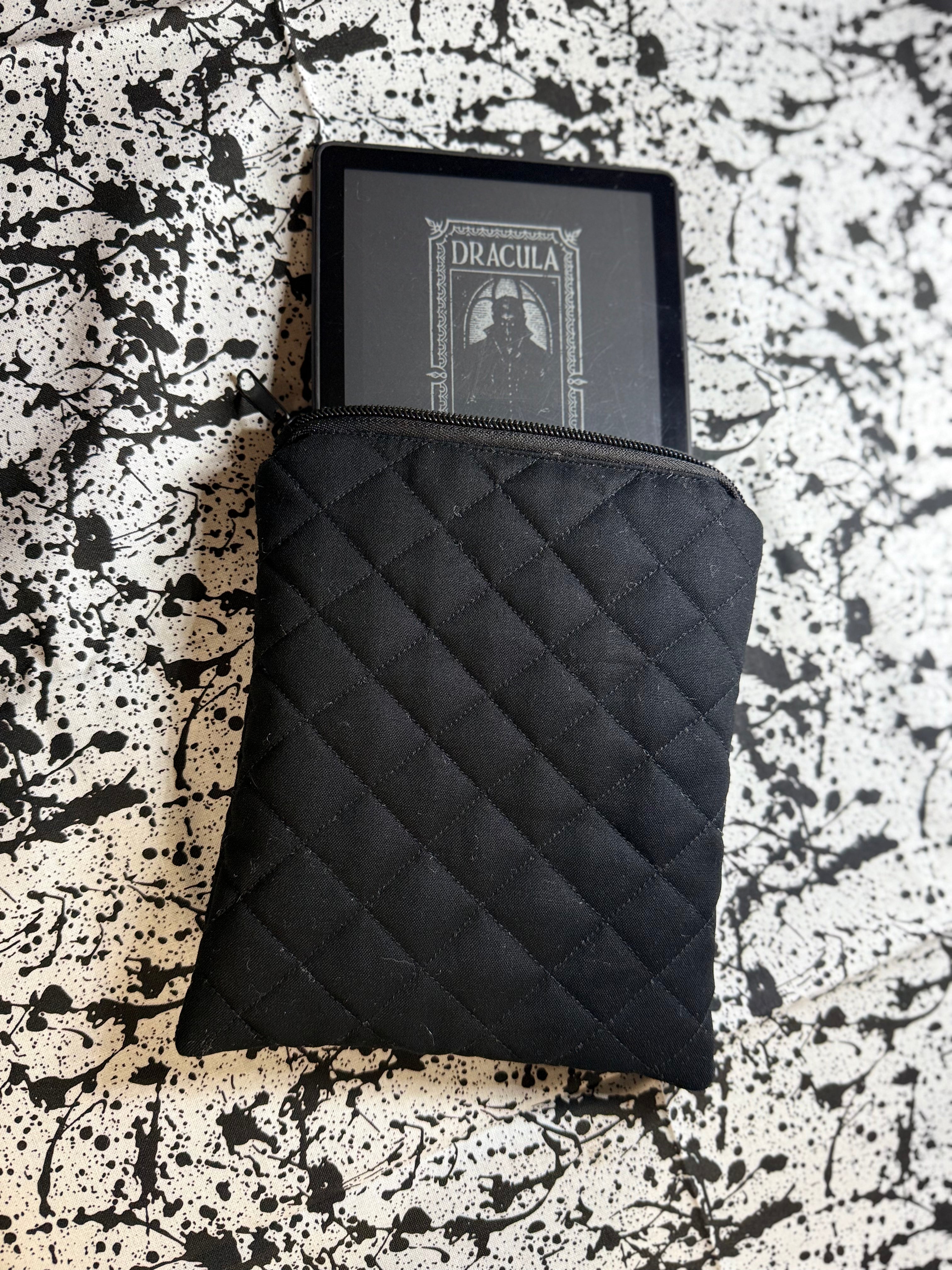 Black on black E-Reader