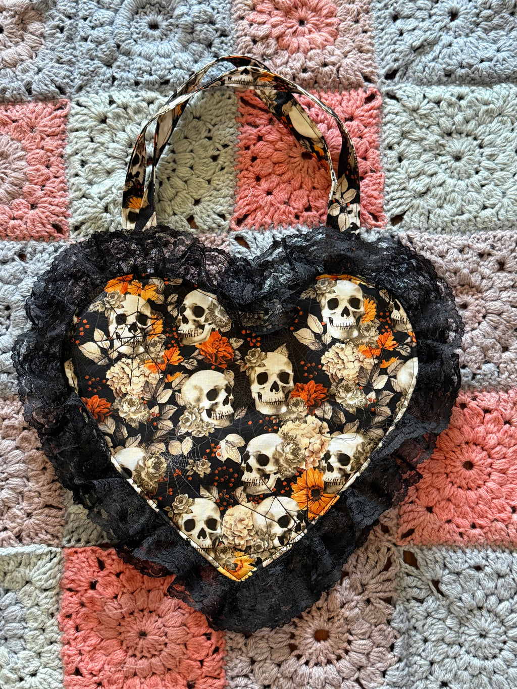 Mini skulls and roses