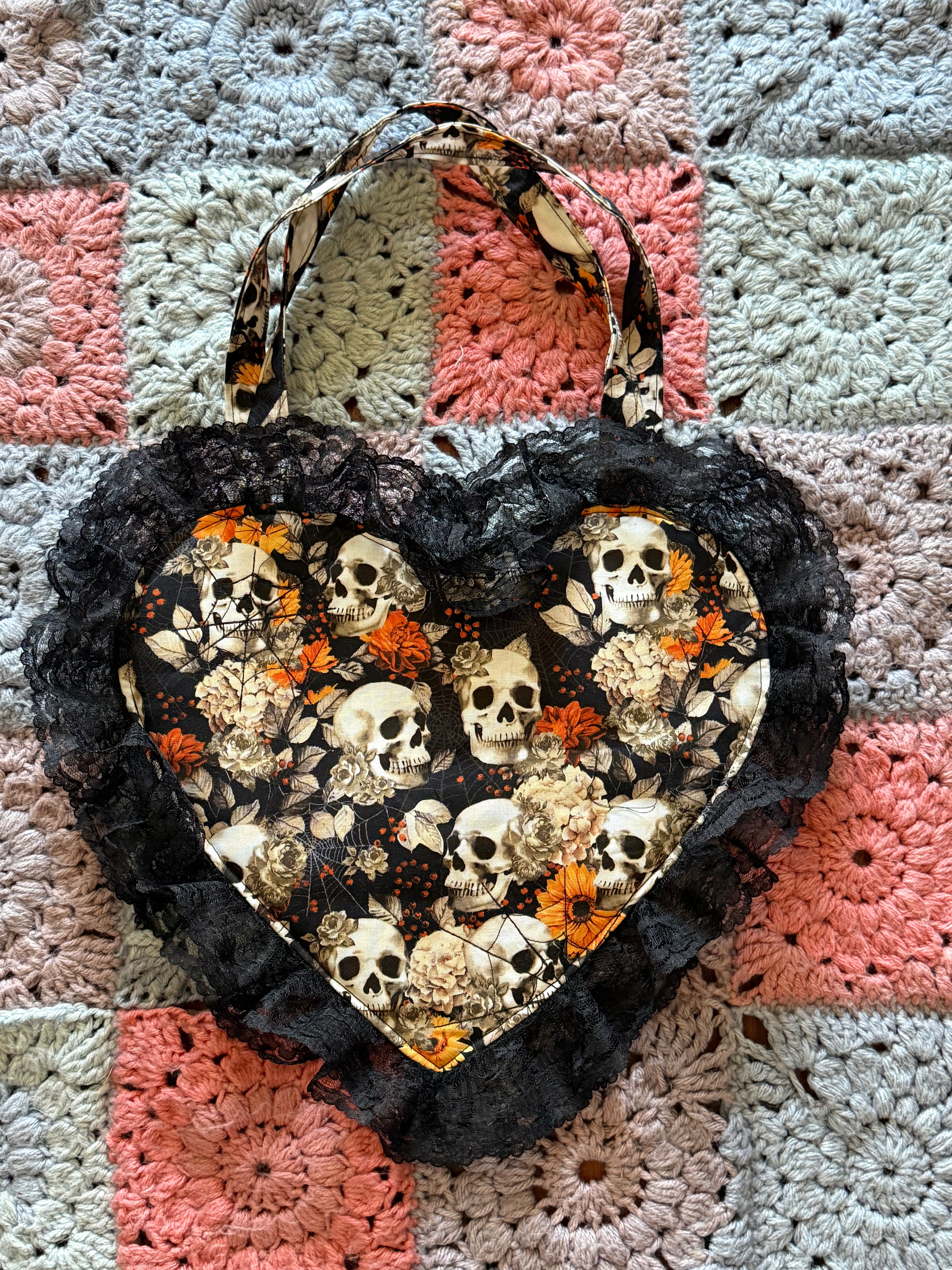 Mini skulls and roses